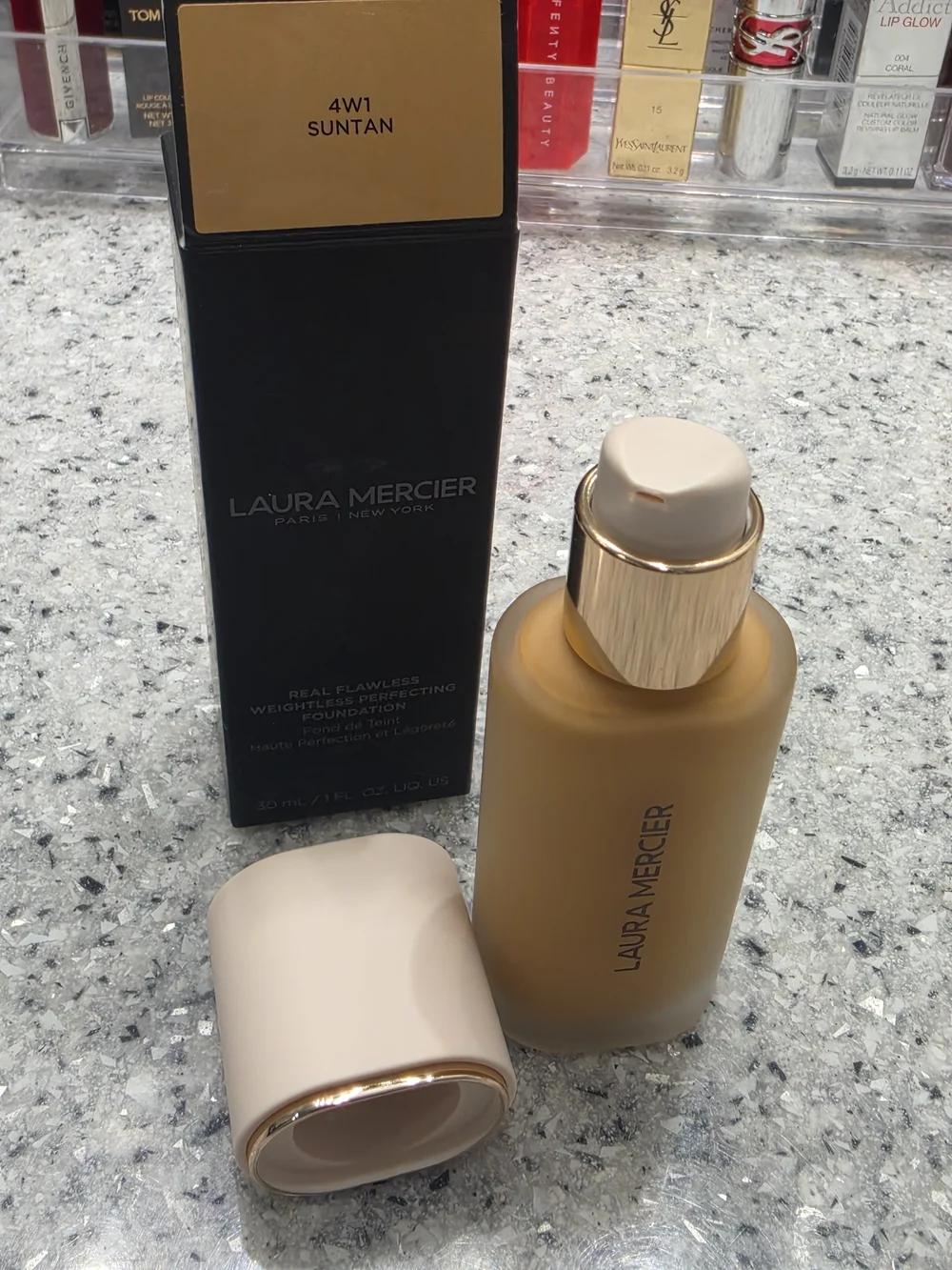 laura mercier Foundation - 4W1 Suntan Warm Tan